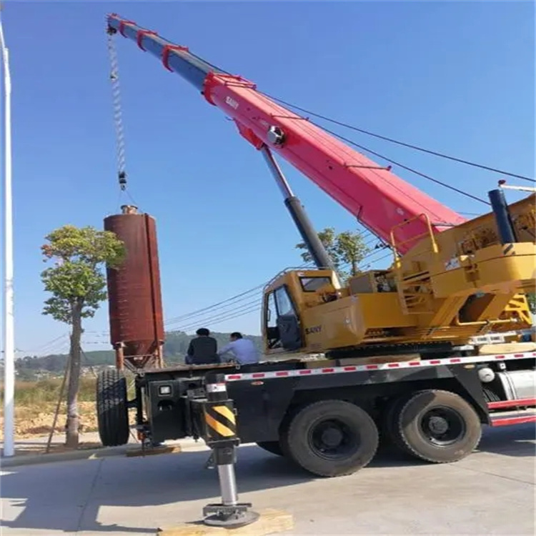 厦门集美吊车租赁作业时的保养和维护