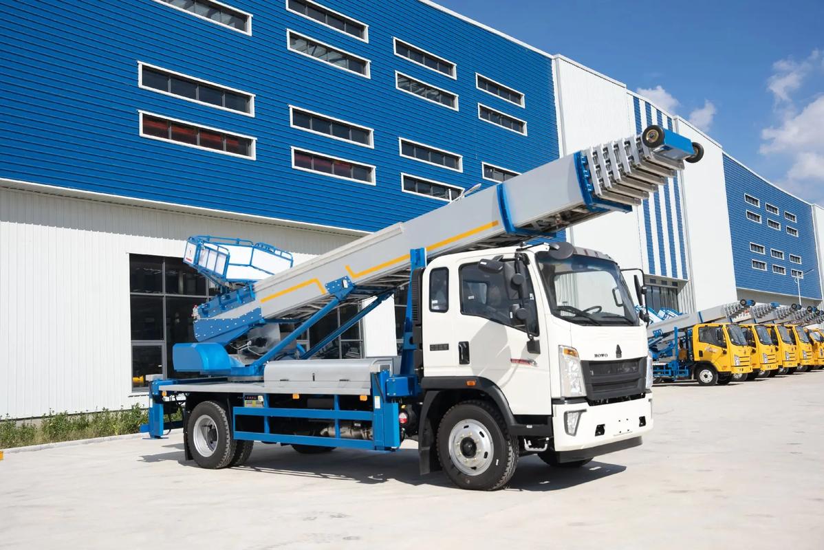 厦门集美出租云梯车高空作业车 建筑垃圾搬运